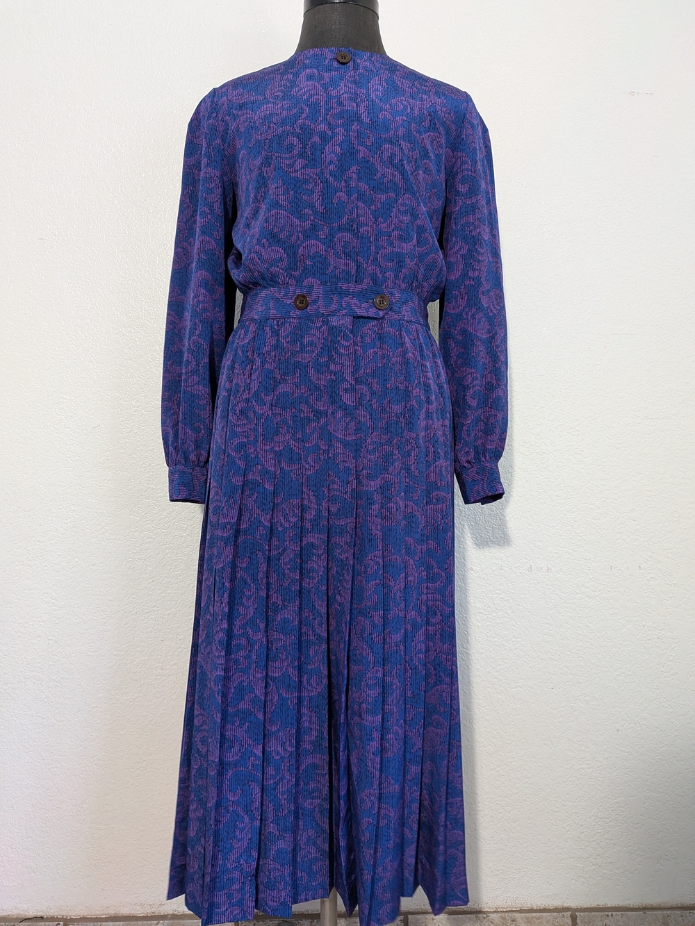 Liz Claiborne Blue and Purple Paisley Long Sleeve Pleated Midi Dress